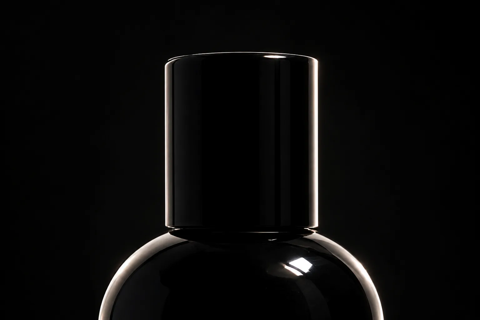Close-up of the black cap of BlackBird Office Hours perfume